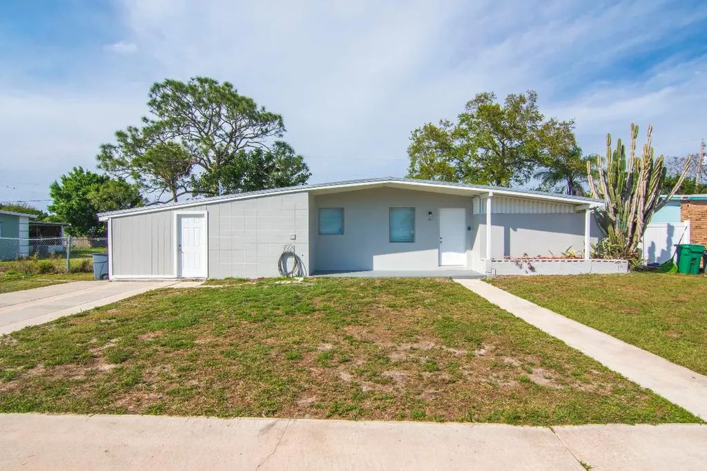 181 SE Bonita Court Port St Lucie FL 34983