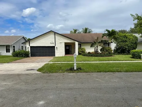 7372 San Sebastian Drive Boca Raton FL 33433