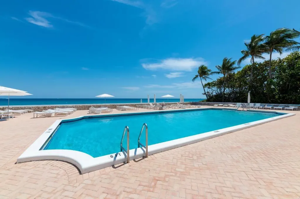 2295 S Ocean Boulevard Palm Beach FL 33480
