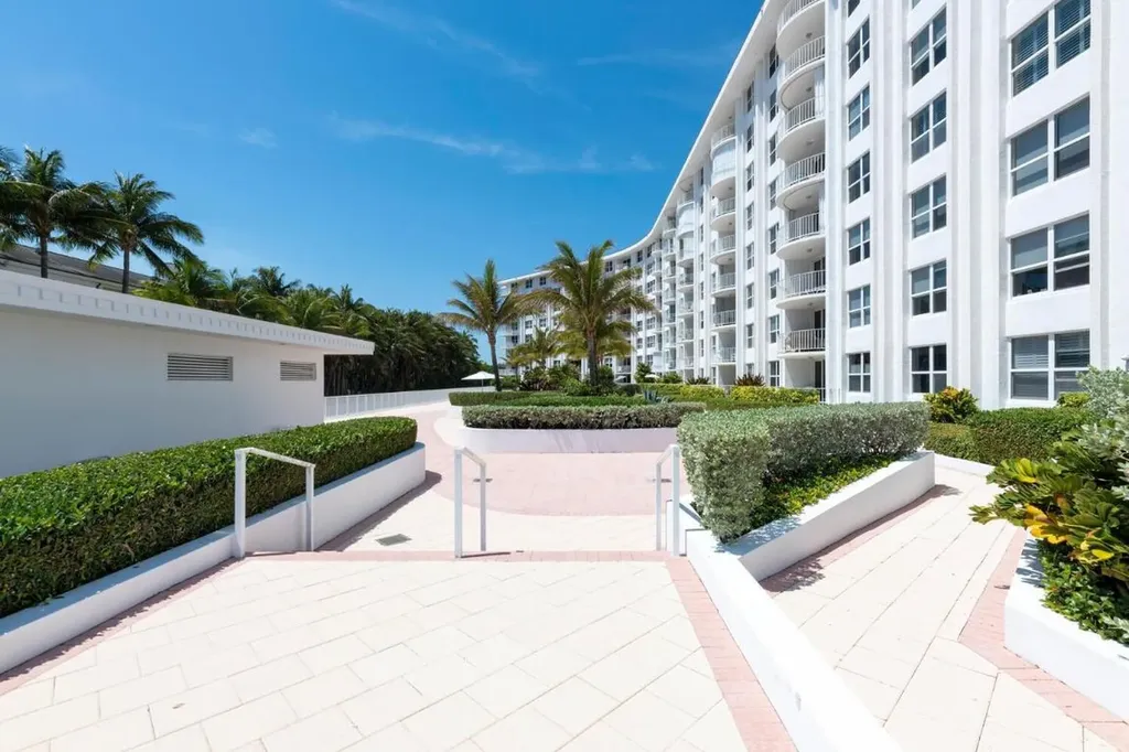 2295 S Ocean Boulevard Palm Beach FL 33480