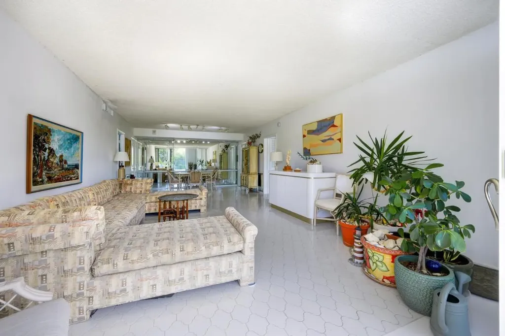 2295 S Ocean Boulevard Palm Beach FL 33480