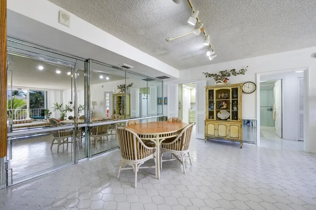 2295 S Ocean Boulevard Palm Beach FL 33480