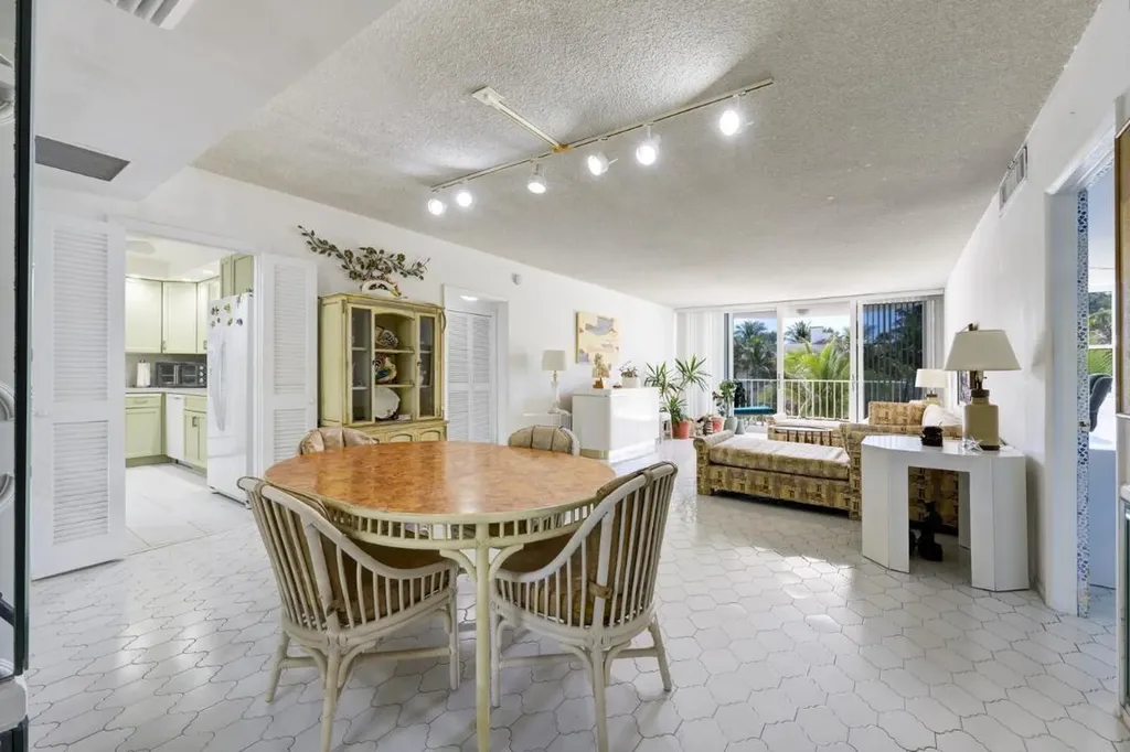 2295 S Ocean Boulevard Palm Beach FL 33480