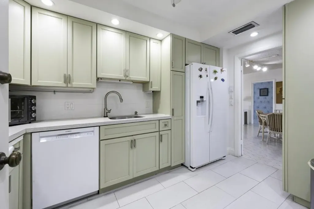 2295 S Ocean Boulevard Palm Beach FL 33480