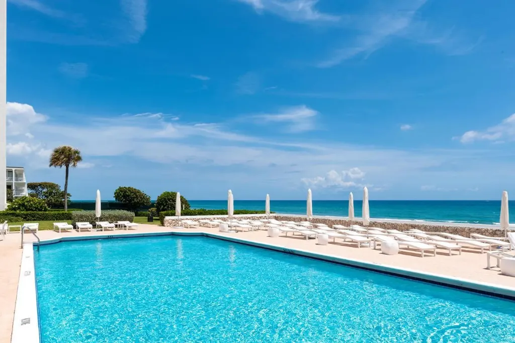 2295 S Ocean Boulevard Palm Beach FL 33480
