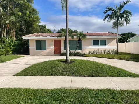 221 SW 3rd Street Boca Raton FL 33432