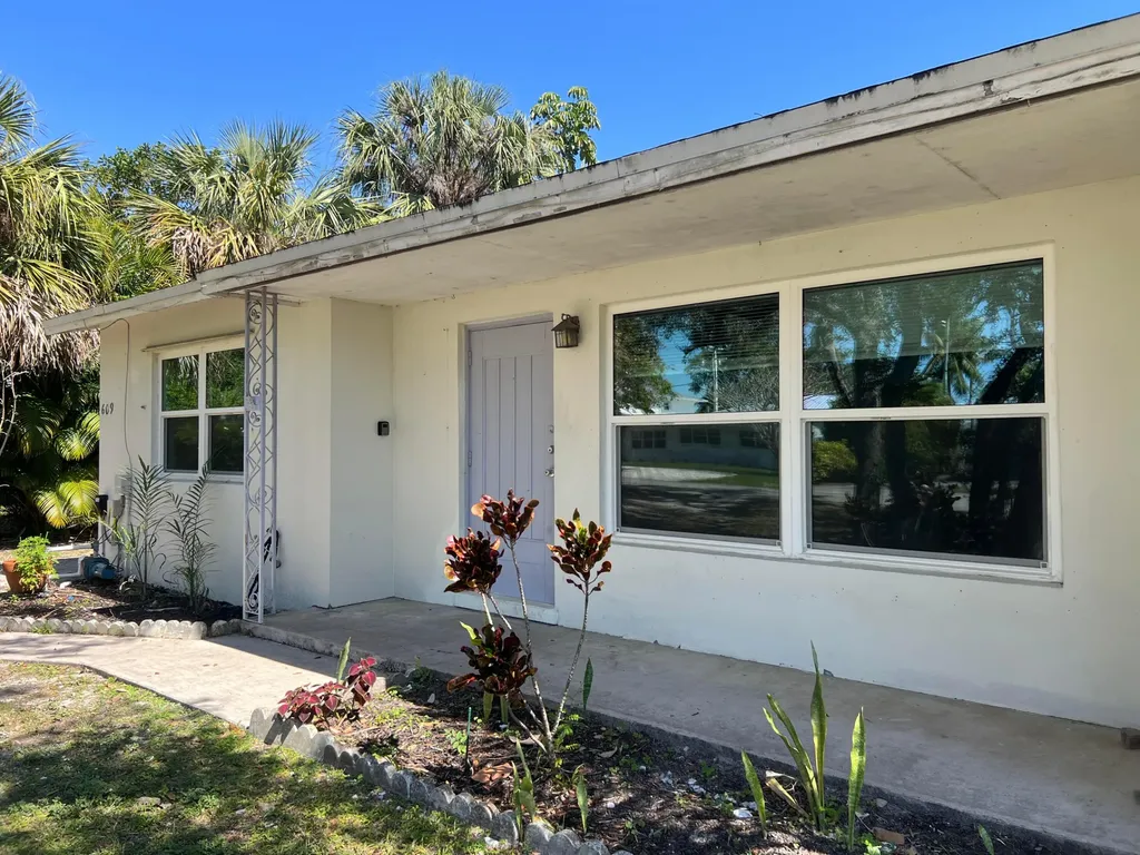 609 SE Flamingo Avenue Stuart FL 34996