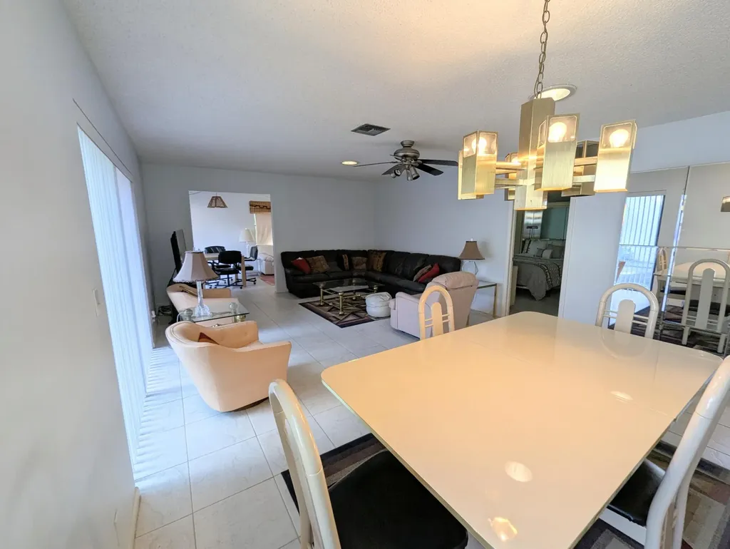 2454 NW 9th Street Delray Beach FL 33445