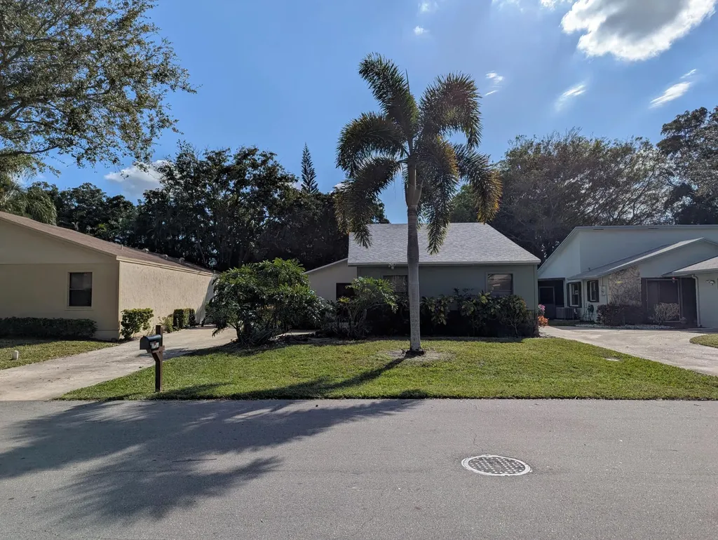 2454 NW 9th Street Delray Beach FL 33445