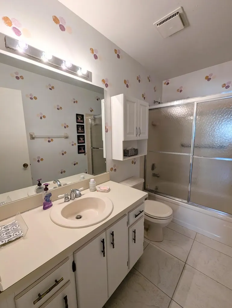 2454 NW 9th Street Delray Beach FL 33445