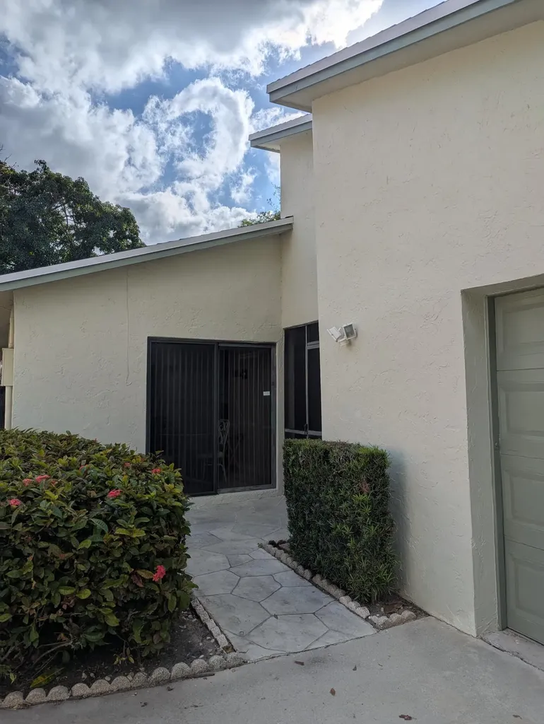2454 NW 9th Street Delray Beach FL 33445