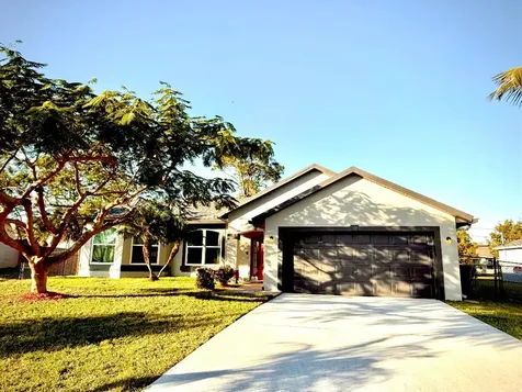 1137 SW Bellevue Avenue Port St Lucie FL 34953