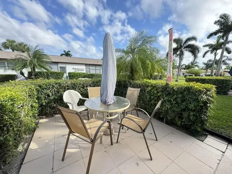 2822 Crosley Drive W West Palm Beach FL 33415