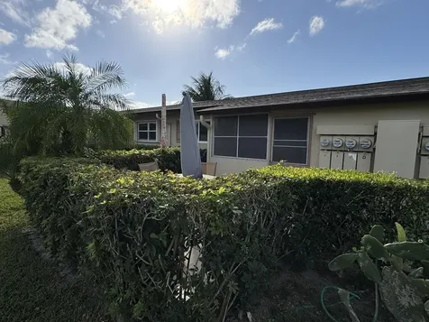 2822 Crosley Drive W West Palm Beach FL 33415