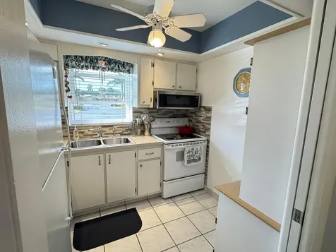 2822 Crosley Drive W West Palm Beach FL 33415