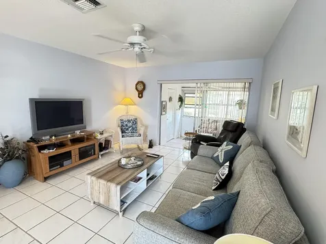 2822 Crosley Drive W West Palm Beach FL 33415