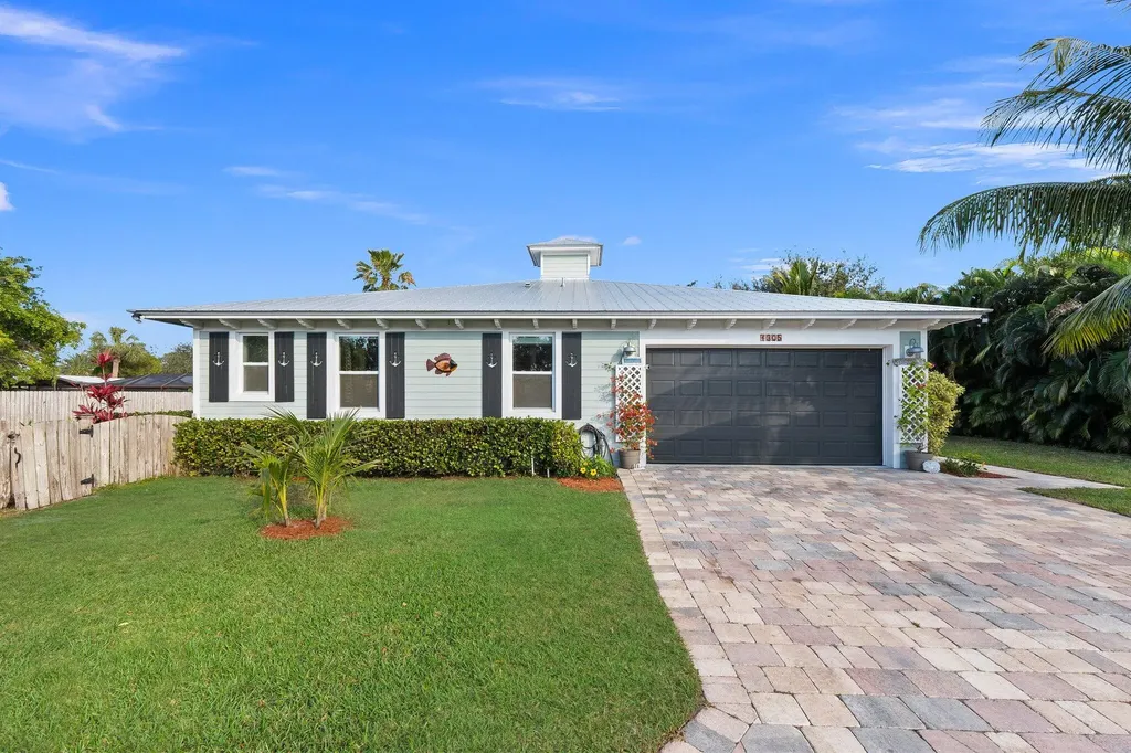 1305 SE Sea Oat Lane Stuart FL 34996