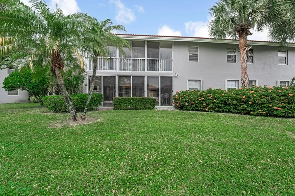 7023 Summer Tree Drive Boynton Beach FL 33437