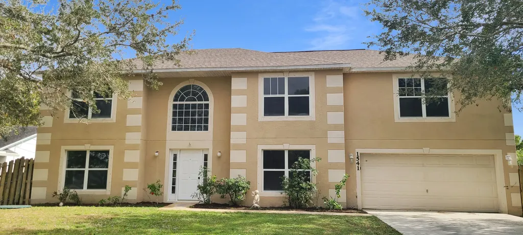 1541 SE Crown Street Port St Lucie FL 34983