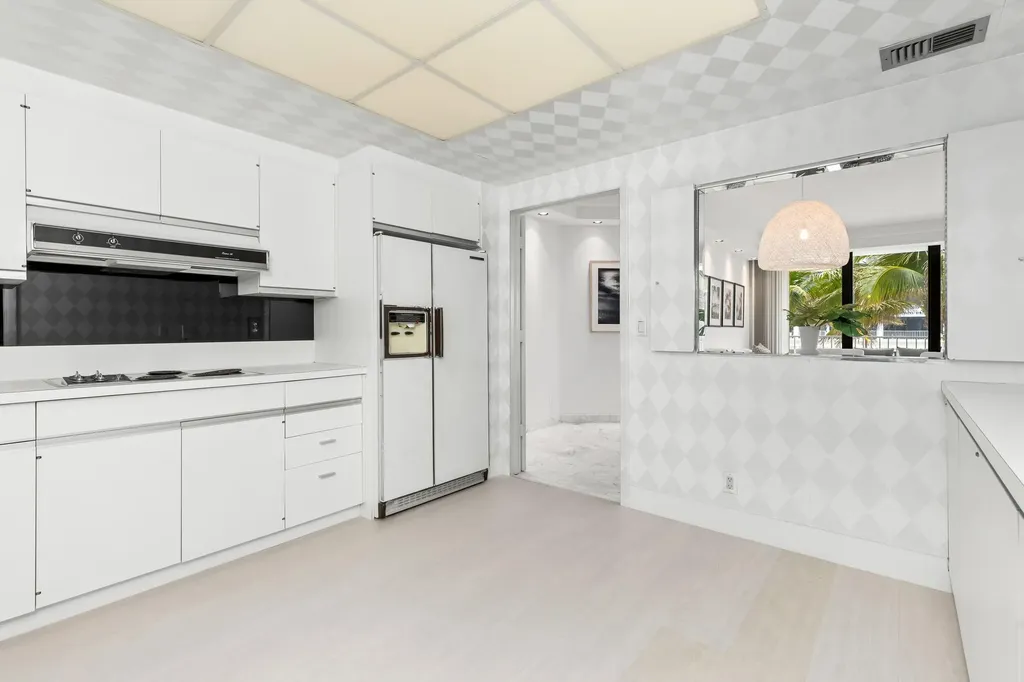 2000 S Ocean Boulevard Palm Beach FL 33480