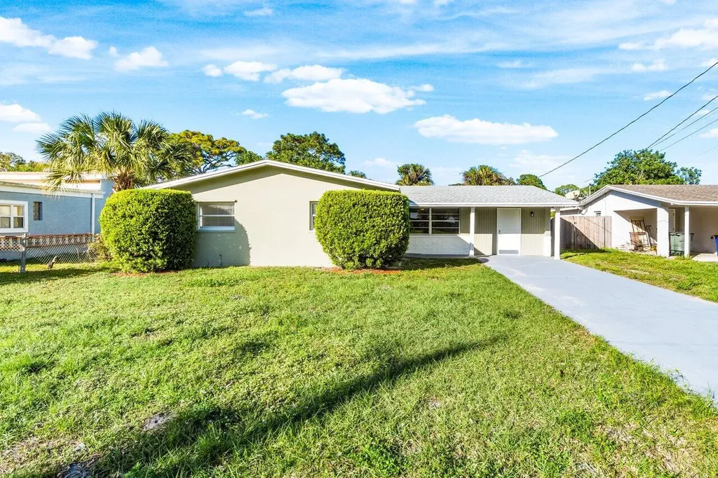 1022 Tortugas Avenue Fort Pierce FL 34982