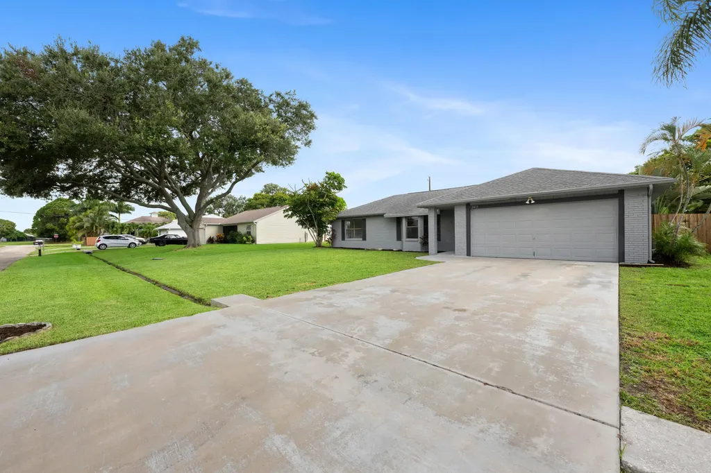 2431 SE Shell Avenue Port St Lucie FL 34952