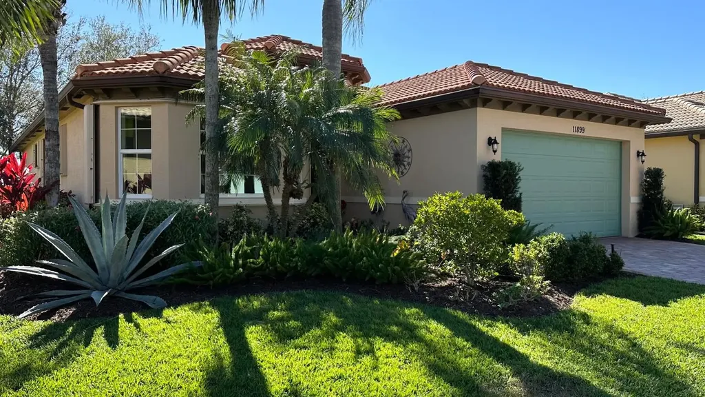 11899 SW Crestwood Circle Port St Lucie FL 34987