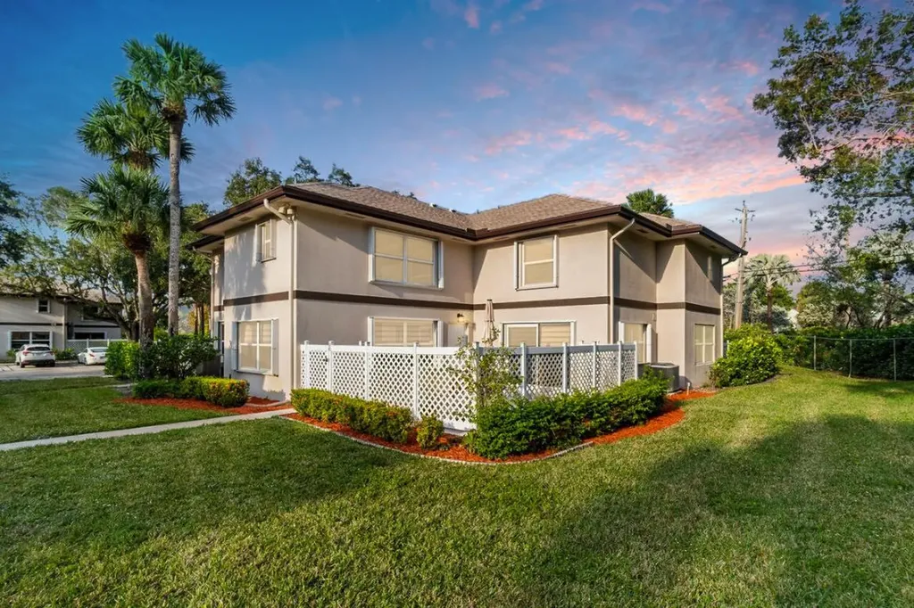 2 Amherst Court Royal Palm Beach FL 33411
