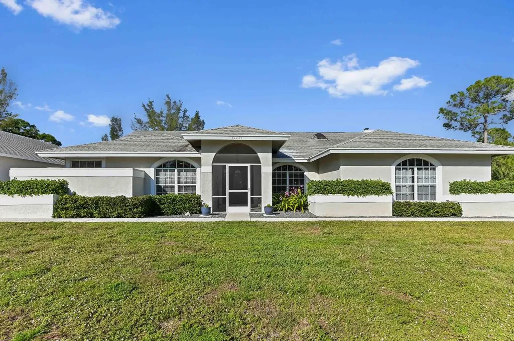 16737 82nd Road N Loxahatchee FL 33470