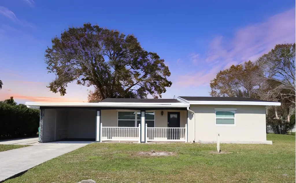 615 Beach Avenue Port St Lucie FL 34952