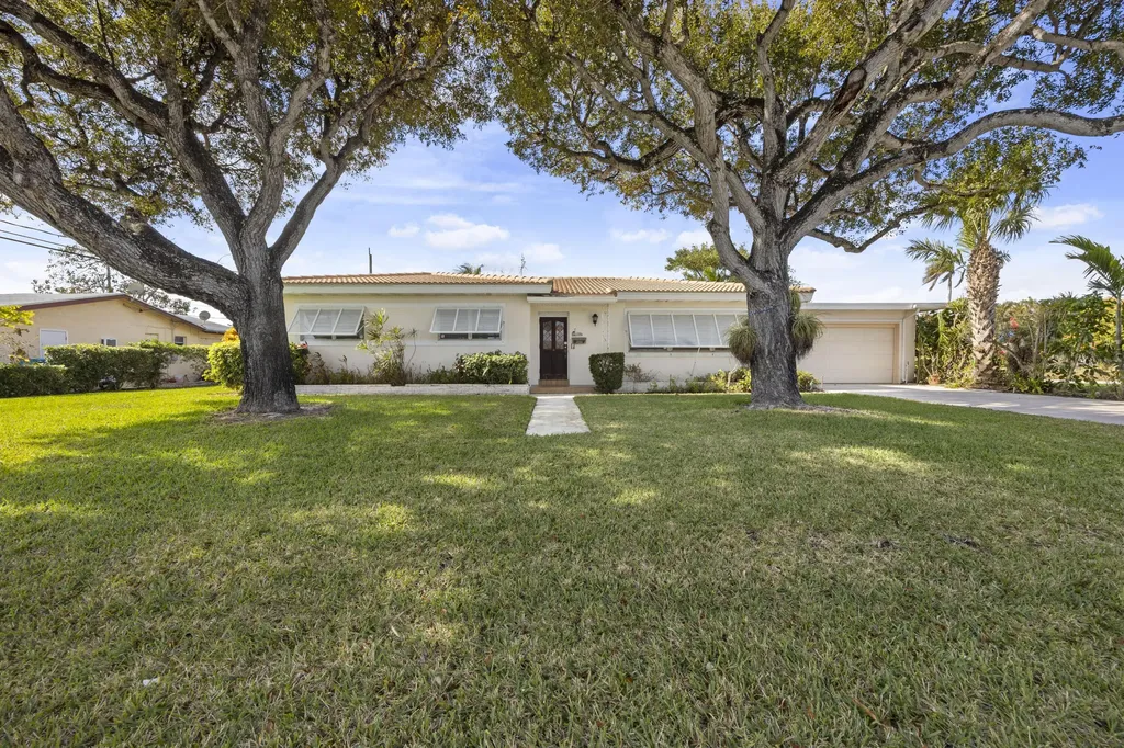 1001 SW 2nd Street Boynton Beach FL 33435