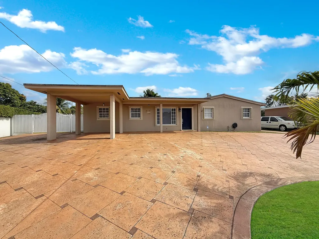 17621 NW 47th Court Miami Gardens FL 33055