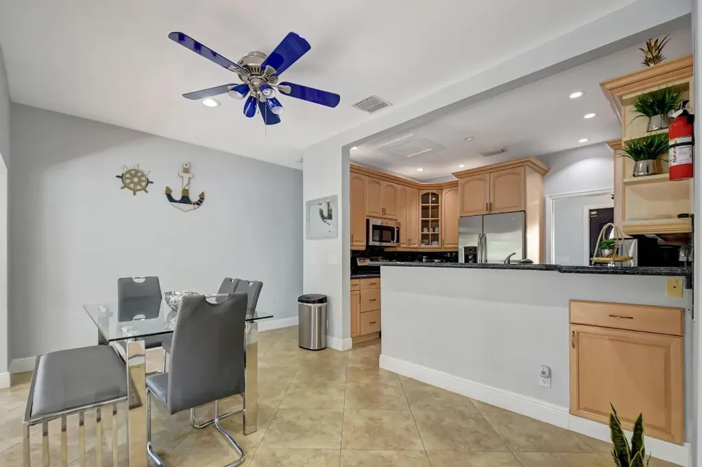 6604 Eastview Drive Lake Worth FL 33462