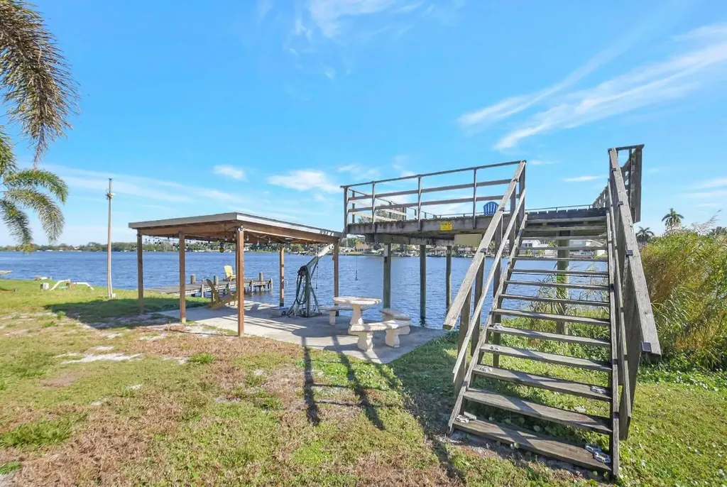 6604 Eastview Drive Lake Worth FL 33462