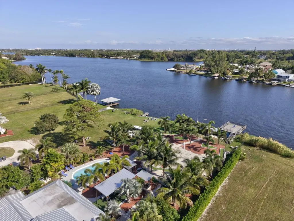 6604 Eastview Drive Lake Worth FL 33462