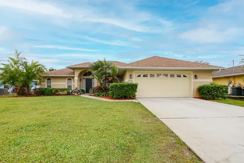 1014 SW Charcoal Avenue Port St Lucie FL 34953