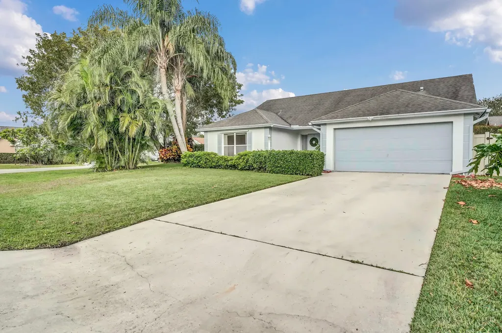 12907 Meadowbend Drive Wellington FL 33414
