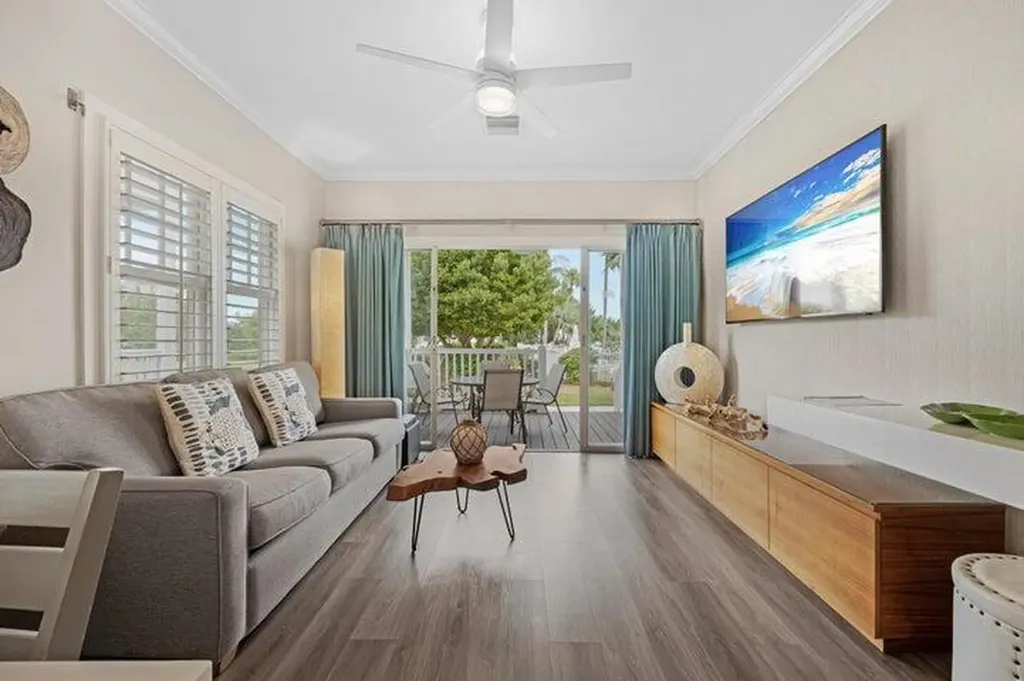 5092 Sunset Village Drive Duck Key FL 33050