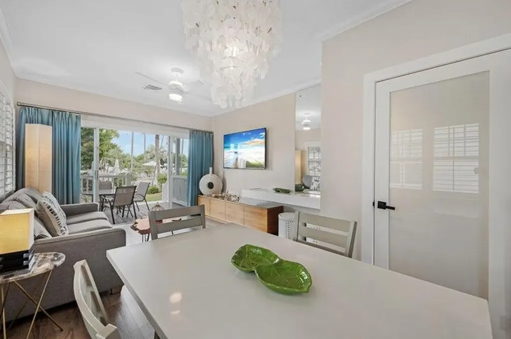 5092 Sunset Village Drive Duck Key FL 33050