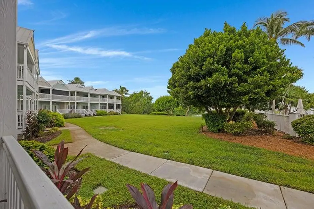 5092 Sunset Village Drive Duck Key FL 33050