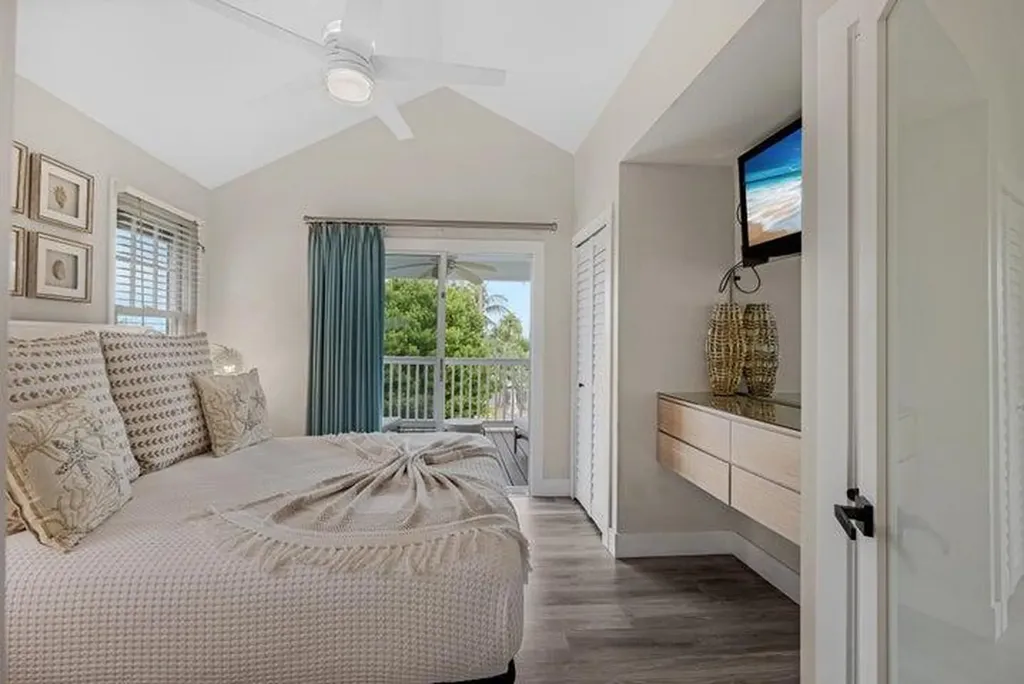 5092 Sunset Village Drive Duck Key FL 33050