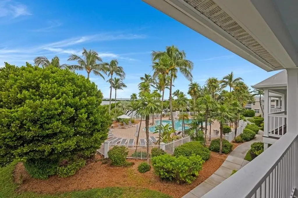5092 Sunset Village Drive Duck Key FL 33050
