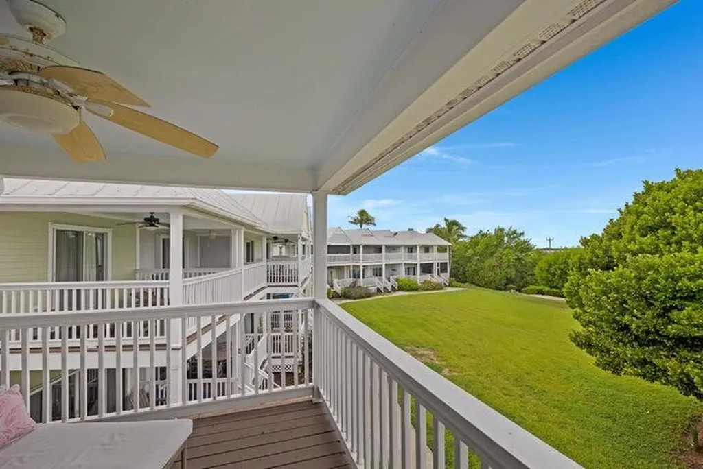5092 Sunset Village Drive Duck Key FL 33050