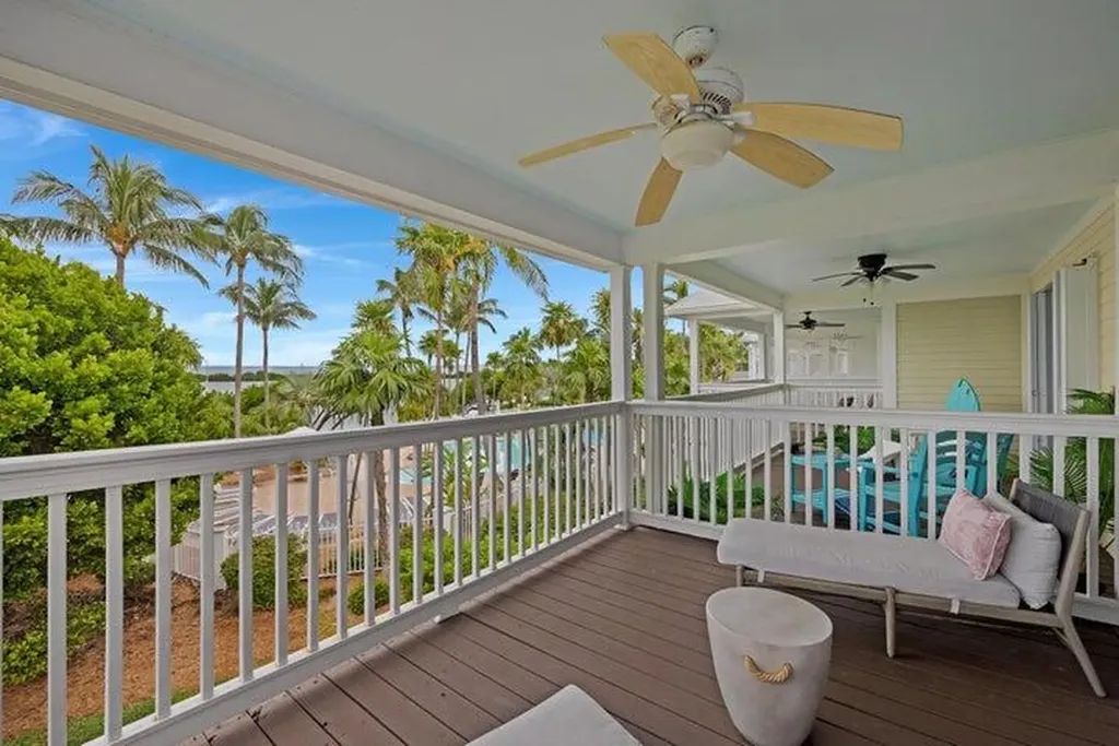 5092 Sunset Village Drive Duck Key FL 33050
