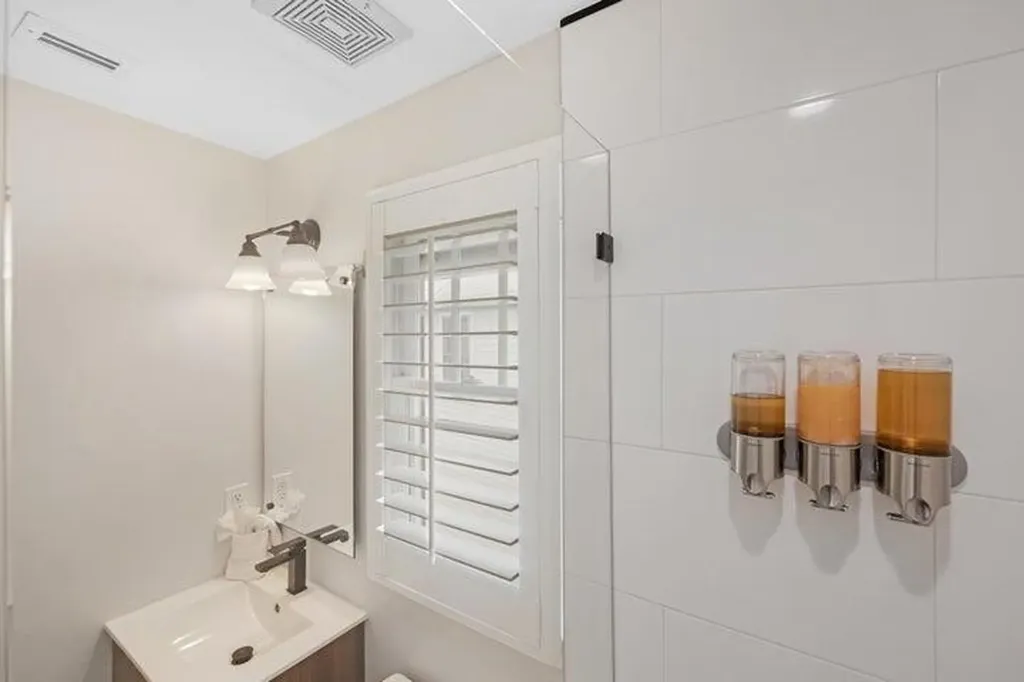 5092 Sunset Village Drive Duck Key FL 33050