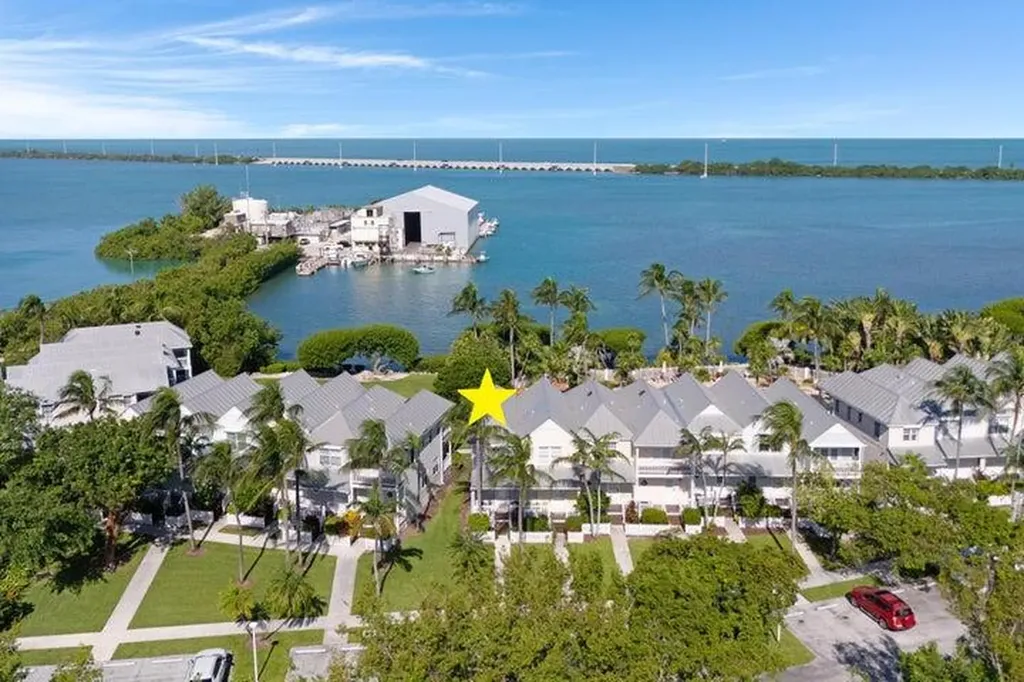 5092 Sunset Village Drive Duck Key FL 33050