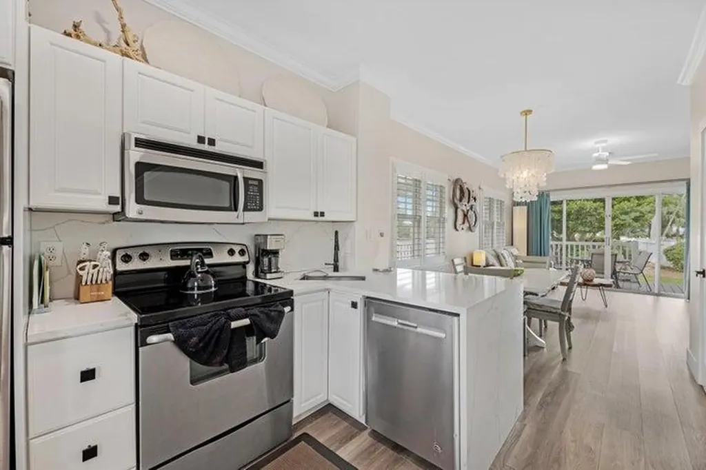 5092 Sunset Village Drive Duck Key FL 33050