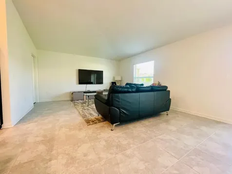 639 Daring Drive Davenport FL 33837