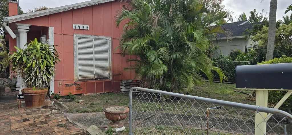 1222 S N Street Lake Worth Beach FL 33460