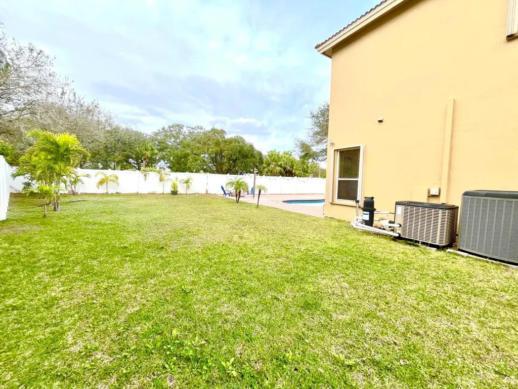 5012 Victoria Circle West Palm Beach FL 33409